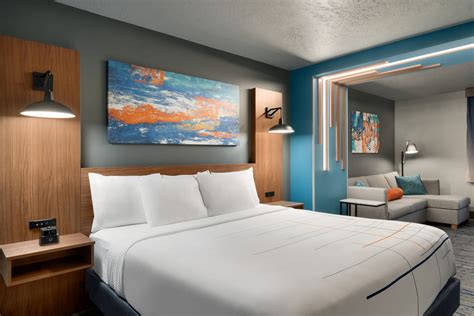 La Quinta Inn & Suites by Wyndham Springfield | Springfield, OR Hotels