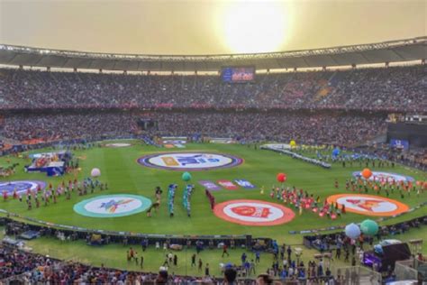 India's Narendra Modi Stadium sets world record cricket attendance ...