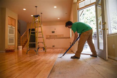 How to uninstall wood flooring and save it for reuse | The RE Store