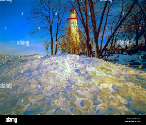 Marblehead Lighthouse in winter, Marblehead, Ohio, Lake Erie shore Historic lighthouse dating ...