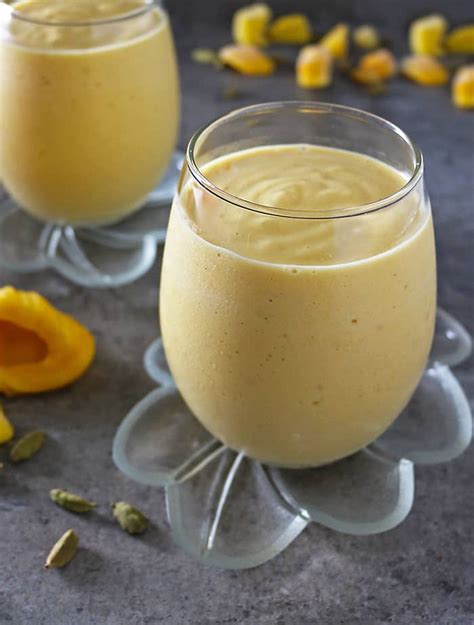 Jackfruit Mango Smoothie Recipe with cardamom - Savory Spin