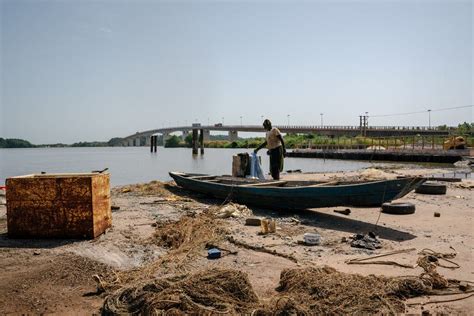 Rotted Vegetables and Rancid Milk No More, as a Bridge Replaces Ferries - The New York Times