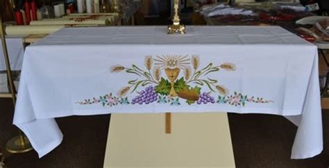 Grape and Chalice Altar Cloth in 2020 | Altar cloth, Altar design, Church banners designs