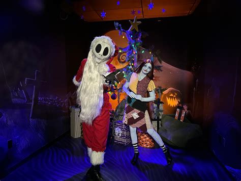 Santa Jack Skellington and Sally Arrive at Mickey's Very Merry ...