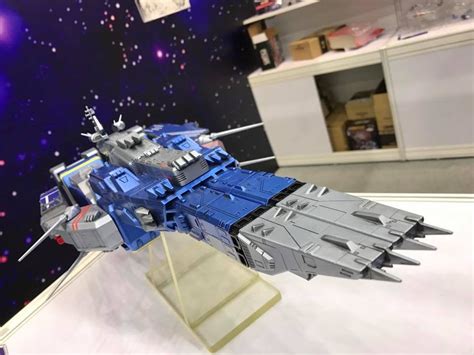 Robotech SDF-1 space fortress lands at winter toy show · Nerdvana