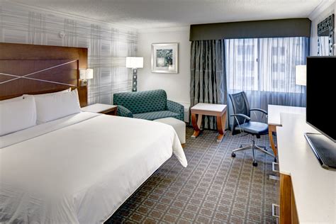 DoubleTree by Hilton Madison Wins Two Coveted Performance Awards