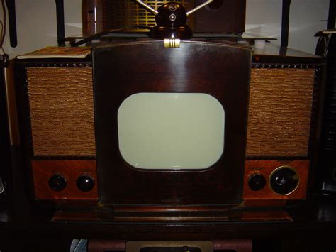 The first mass-produced TV after WWII that sold in large numbers. Called the "model-T of ...