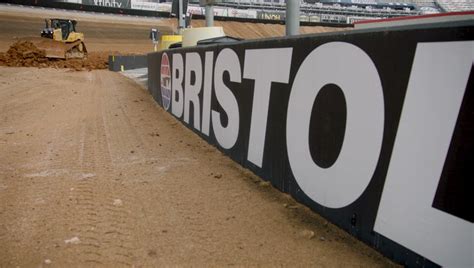 NASCAR Cup race on Bristol dirt track moved to Monday | FOX 5 Atlanta