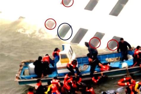 A photograph of the half sunken ferry 'the cruelest photo' - The Korea ...