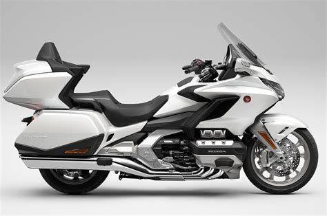 2021 Honda Gold Wing Tour launched in India. | Autonoid