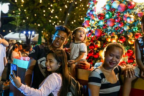 Giant Christmas tree lights up Manila | ABS-CBN News