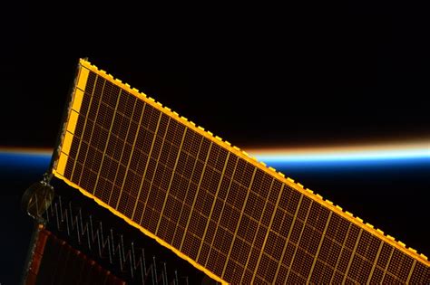 Colors of the ISS solar panels? - Space Exploration Stack Exchange