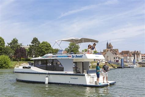 Boat hire on Canal du Midi with Horizon 5 in France