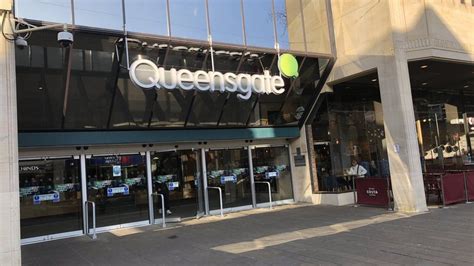 Queensgate in Peterborough celebrates 40 years - BBC News