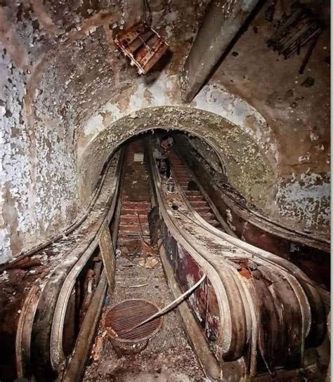 Creepy tunnel : r/oddlyterrifying