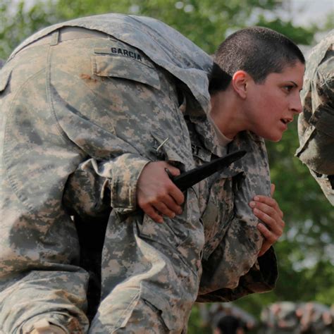 U.S. Army Ranger School officer slams critics of first female graduates ever - Boing Boing