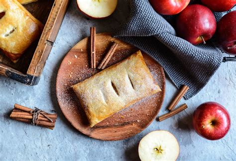 Homemade Apple Cinnamon Pop-Tarts