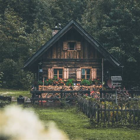 Beautiful cabin in the Swiss Alps Check out desigedecors.com to get more inspiration # ...