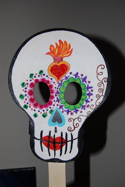 DIY Tutorial Dia de los Muertos mask