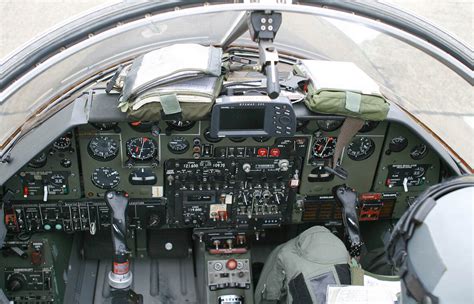 Österreichisches Bundesheer verabschiedet Saab-105OE Trainer | Cockpit