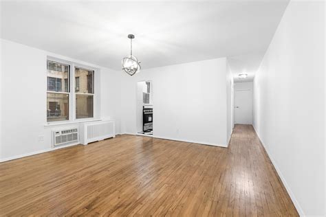 446 Central Park West Unit 1E, New York, NY 10025 - Room for Rent in ...