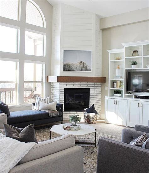 39 Stunning Corner Fireplace Design For Living Room - MAGZHOUSE