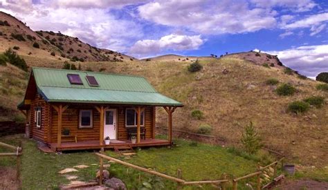 Luxury Cabin in Montana: Yellowstone Camping Cabin