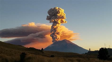 Volcanic Eruption of Popocatépetl in Mexico [3264x2448] gronkspike25 http://ift.tt/2zDt8be ...