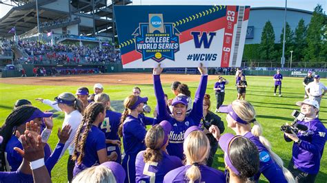 Washington Opens WCWS Against Utah