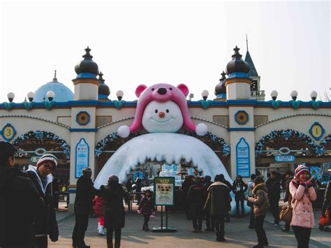 Your Winter Guide to Everland | The Hidden Thimble