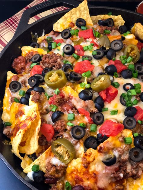 Easy Skillet Nachos - Dutch Oven Daddy