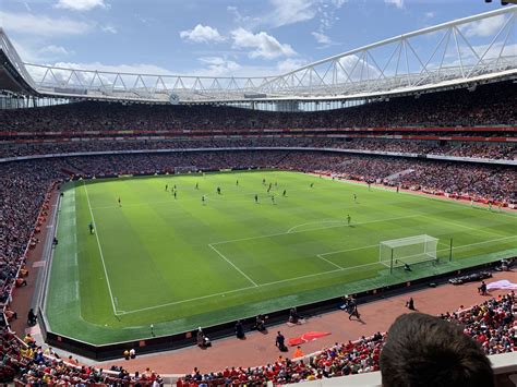 An empty Arsenal stadium to see some fun against Frankfurt tonight ...