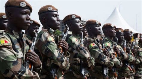 BBC World Service - Focus on Africa, Mali to 'recruit 10,000 more soldiers'