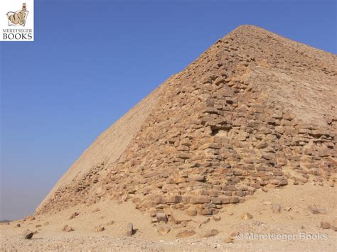 Bent pyramid of Snefru - Exterior and temples