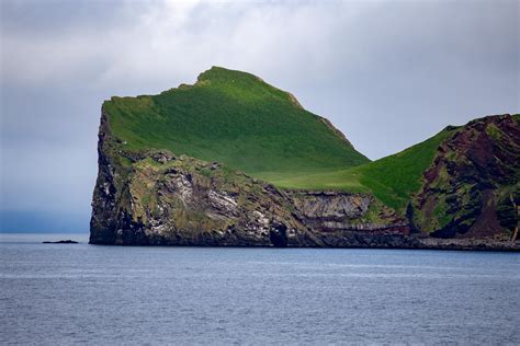 [OC] Island of Ellidaey, Vestmannaeyjar, Iceland [5401x3601] : r/EarthPorn