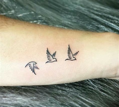 Pin by Stacy Spurgeon on Tattoos | Bird tattoo wrist, Swallow bird ...