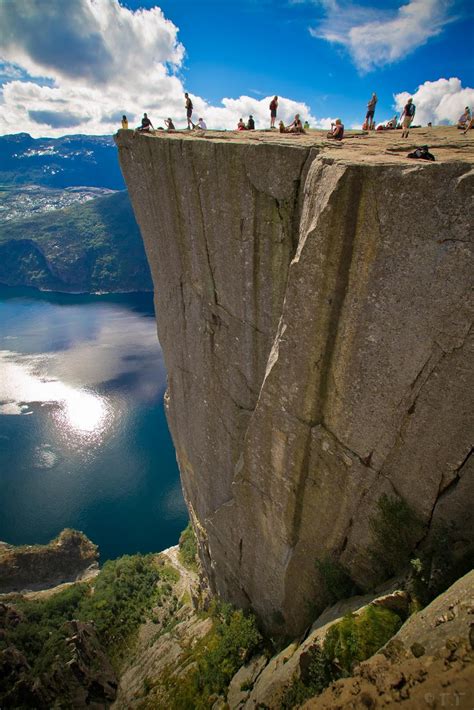 To Norway: Preikestolen cliff