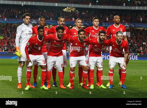 Lisbon, Portugal. 14th Feb, 2017. Benfica team group line-up (Benfica ...