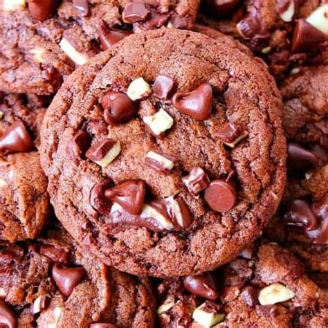 Mint Chocolate Chip Cookies - Crunchy Creamy Sweet