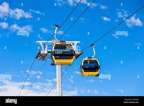 Cable car system in La Paz city, Bolivia Stock Photo - Alamy