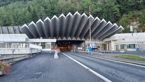 La circulation interrompue pendant plus d'une heure dans le tunnel du ...