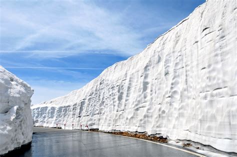 Visit the Japanese Alps for the Deepest Snow in the World - Condé Nast Traveler