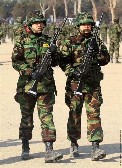 South Korean Female Soldiers