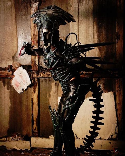 Beautifully Nightmarish ALIENS Cosplay of Xenomorph Queen — GeekTyrant