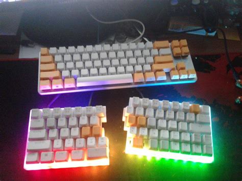 Custom split keyboard with rgb | Maker Amino