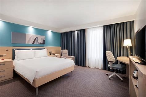 Hampton by Hilton Bristol Airport Rooms: Pictures & Reviews - Tripadvisor