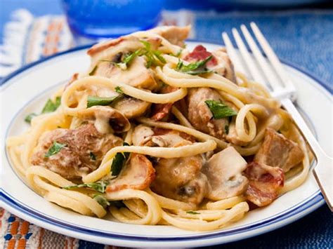 Chicken, Bacon And Mushroom Carbonara | Italian Recipes | GoodtoKnow ...