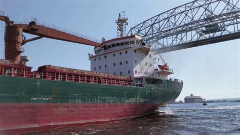 Cargo ship going under lift bridge in Duluth, MN - YouTube