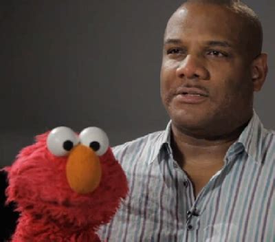 Voice of Elmo resigns from “Sesame Street”