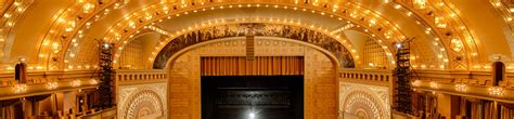 Chicago Theatre District | The Gwen Hotel